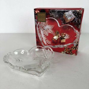Mikasa Christmas Bloom Heart Dish Poinsettia Glass